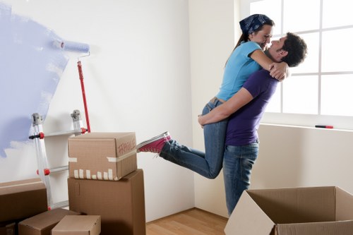 Packing support and protected furniture handling during removals